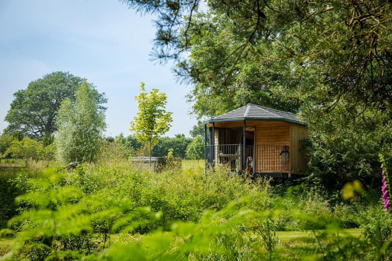 Riverside Cabins Shrewsbury Exteriör bild