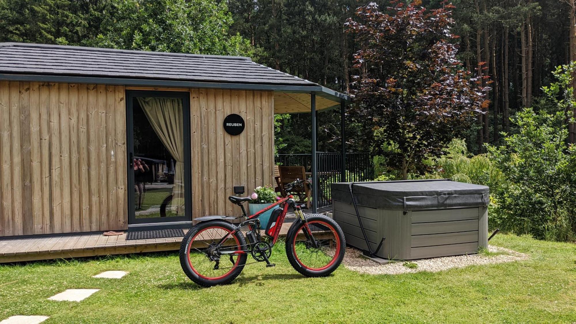 Riverside Cabins Shrewsbury Exteriör bild