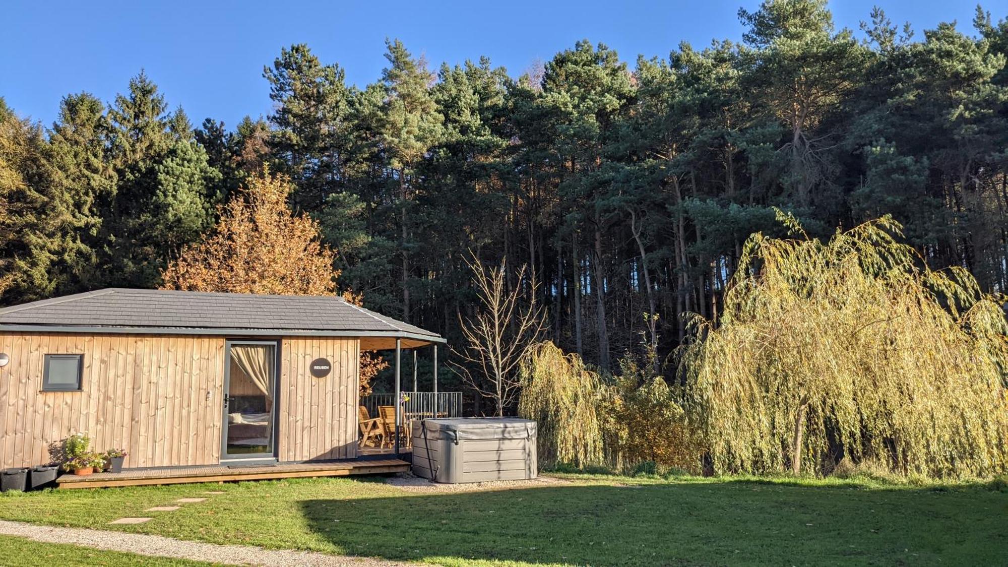 Riverside Cabins Shrewsbury Exteriör bild